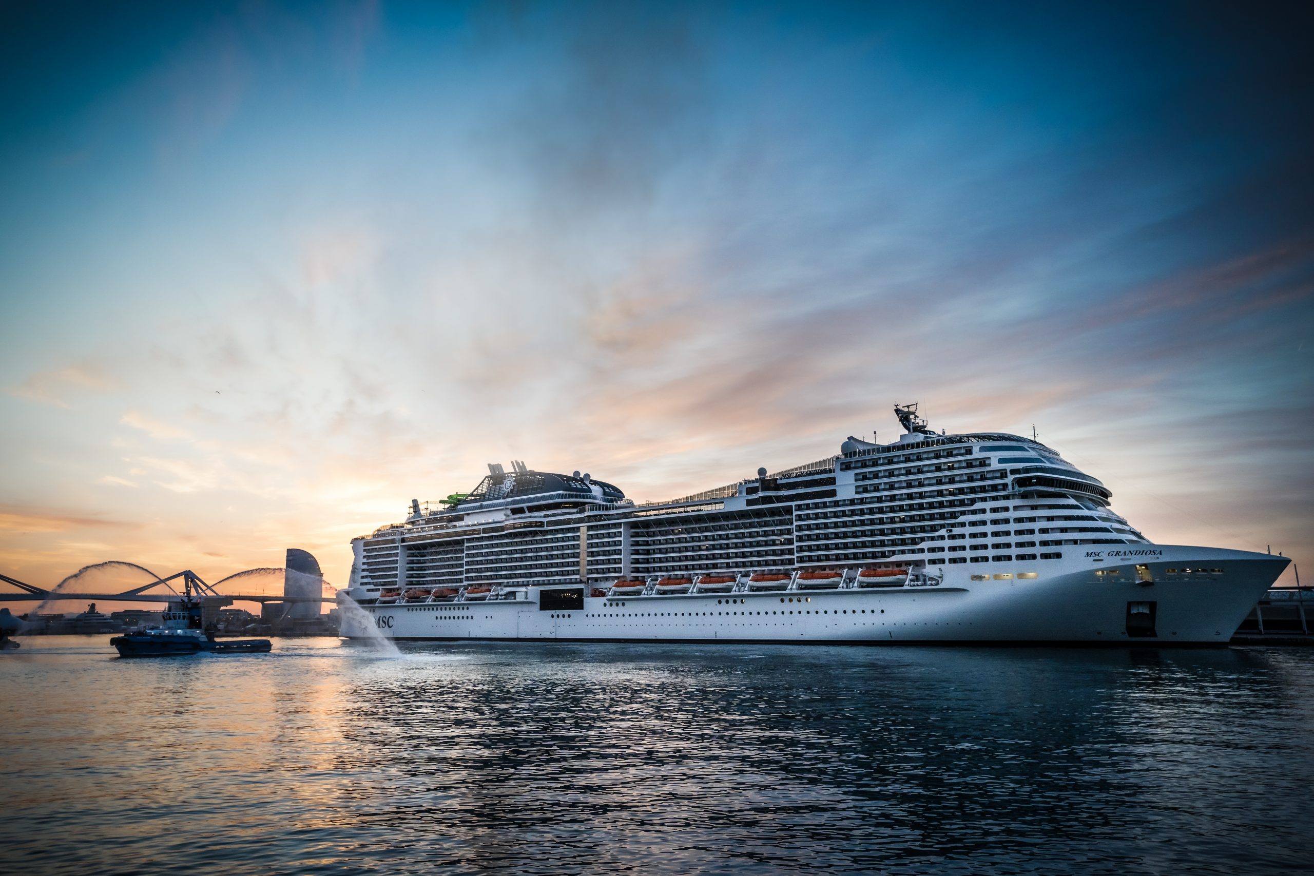MSC Cruises nimmt als erste internationale Reederei den Kreuzfahrtbetrieb ab Barcelona wieder auf