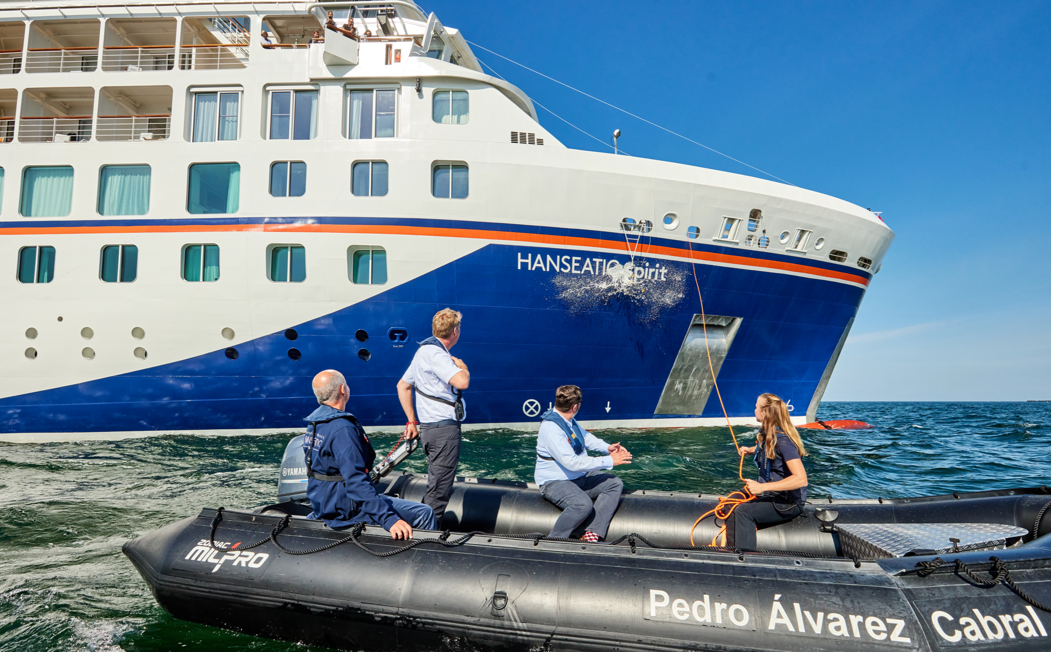 Hapag-Lloyd Cruises tauft HANSEATIC spirit vor Hochseeinsel Helgoland