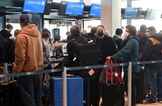 Eine Million Ferien-Fluggäste: Erneut längere Wartezeiten am BER