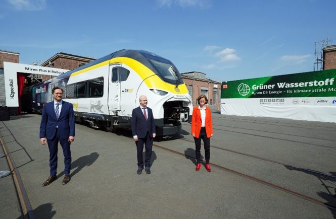 Deutsche Bahn und Siemens Mobility präsentieren neuen Wasserstoffzug