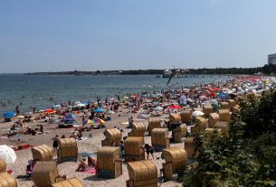 Volle Strände an der Ostsee