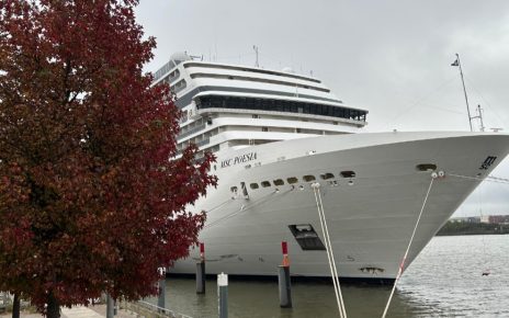 Die MSC Poesia läuft zum ersten Mal das Cruise Center HafenCity in Hamburg an