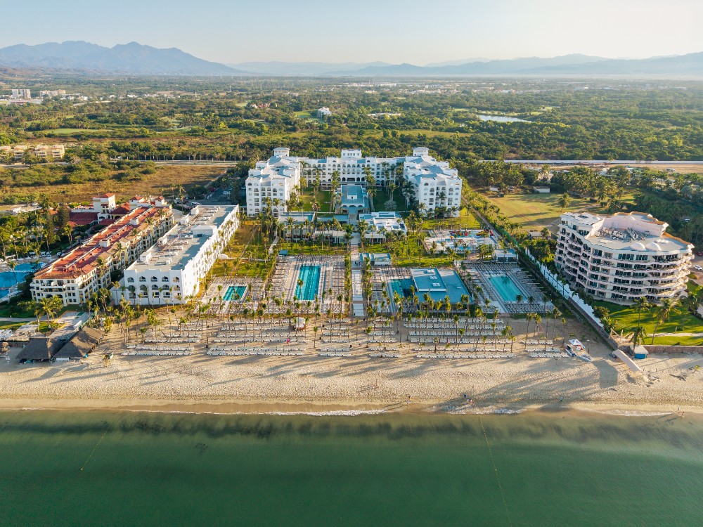 Jahresausklang 2025 bei RIU Hotels: Wiedereröffnung des Riu Jalisco nach Komplettrenovierung