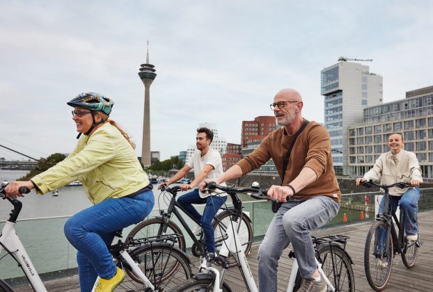 Aktivurlaub in Düsseldorf:Zwischen Rheinradweg und Rooftop-Bars