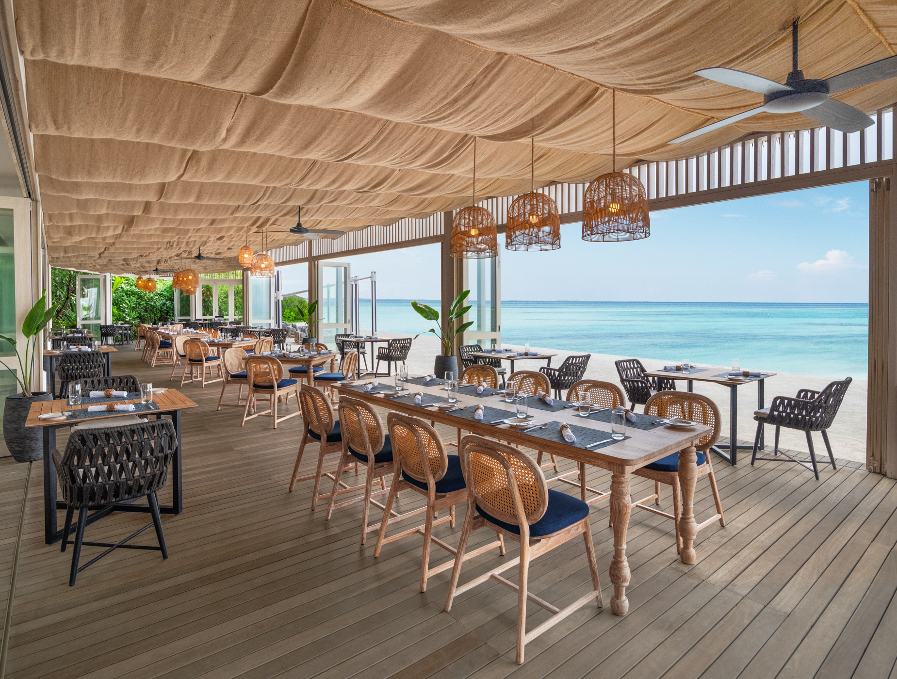 Le Méridien Maldives Resort & Spa - HolidayCheck Award 2026