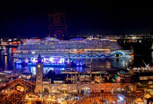 Fernweh pur zum 837. HAFENGEBURTSTAG HAMBURG: AIDA Cruises präsentiert sich mit drei Schiffen und großer Urlaubswelt an Land
