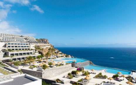 Von Tomatenfeldern zum Designhotel: Wie La Gomeras Terrassenlandschaft die Architektur des Bancal Hotel & Spa prägt