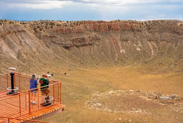 Premiere in Arizona: Erstmals wandern Besucher auf dem Grund des berühmten Meteor Craters