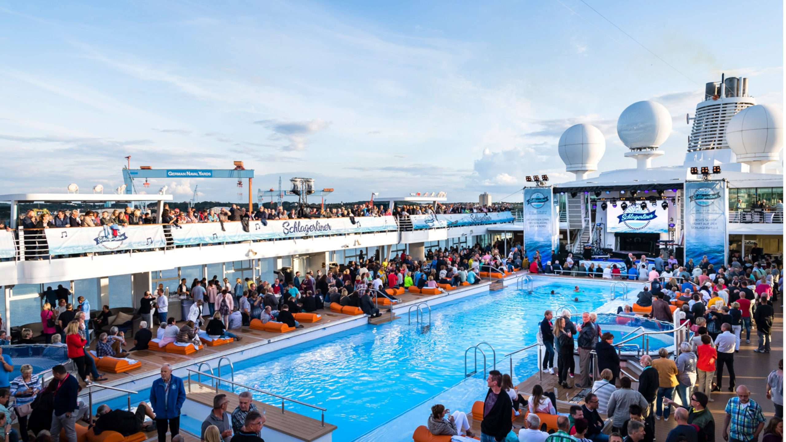 Die Mein Schiff 2 mischt mit dem Schlagerliner 5 die Nordsee auf